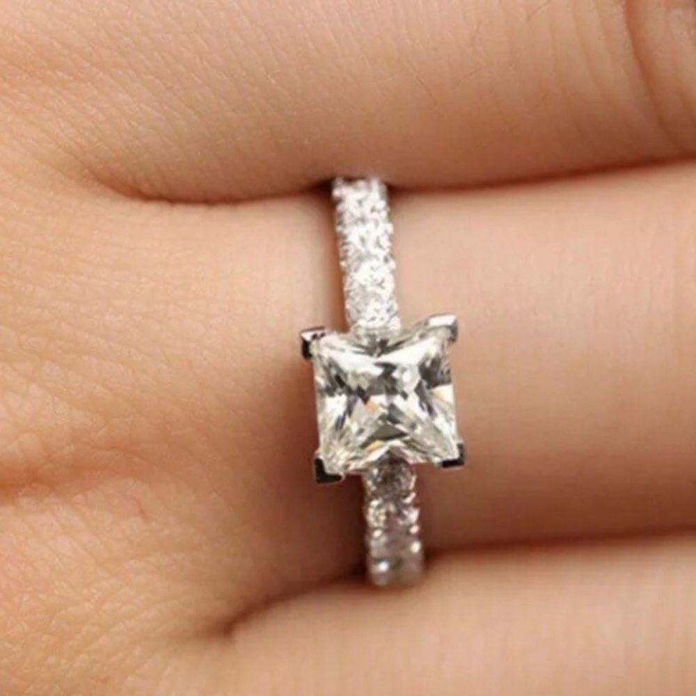 - WEDDING RING - Picture 2 of 3